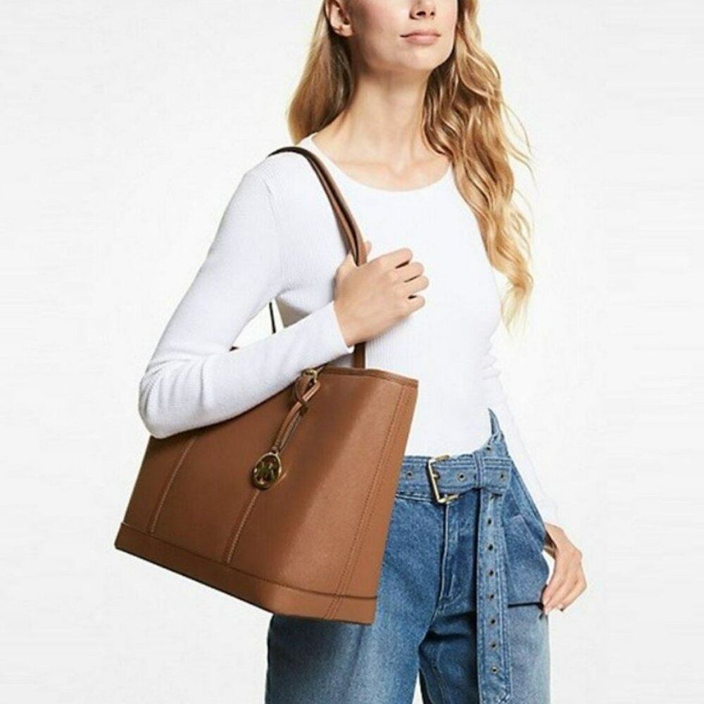 MICHAEL KORS JET SET TRAVEL TOTE Large size BNWT